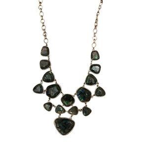 Chic faux Abalone Stone Necklace in Gold Setting